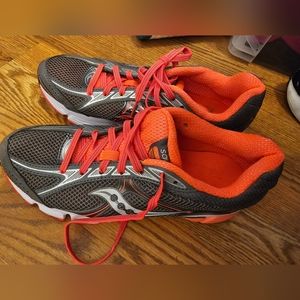 Woman's Saucony Shoes Size 8